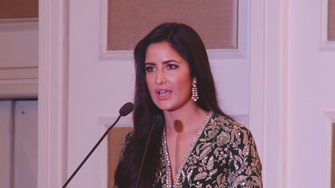 Katrina Kaif's FULL Emotional Speech - Smita Patil Award 2016