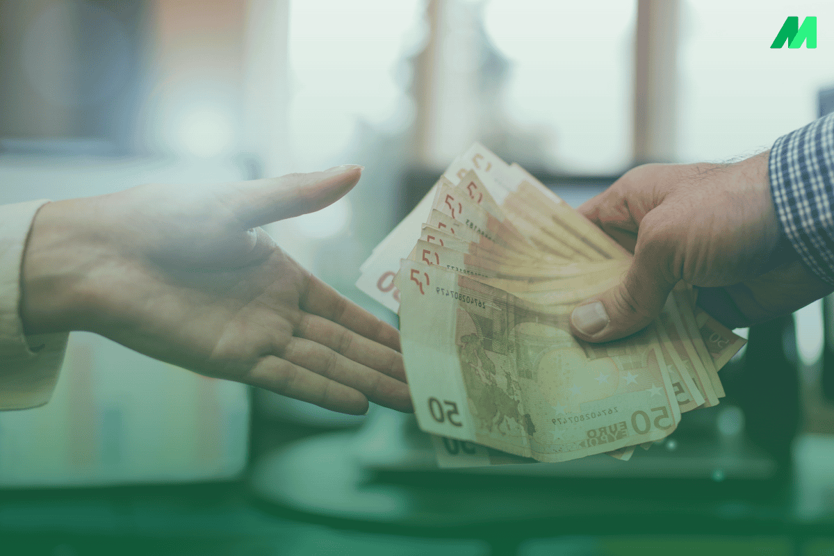 An IITian’s Reddit Post Revealed How His Parents’ Love Took Every Rupee: Earning Big, Saved Nothing